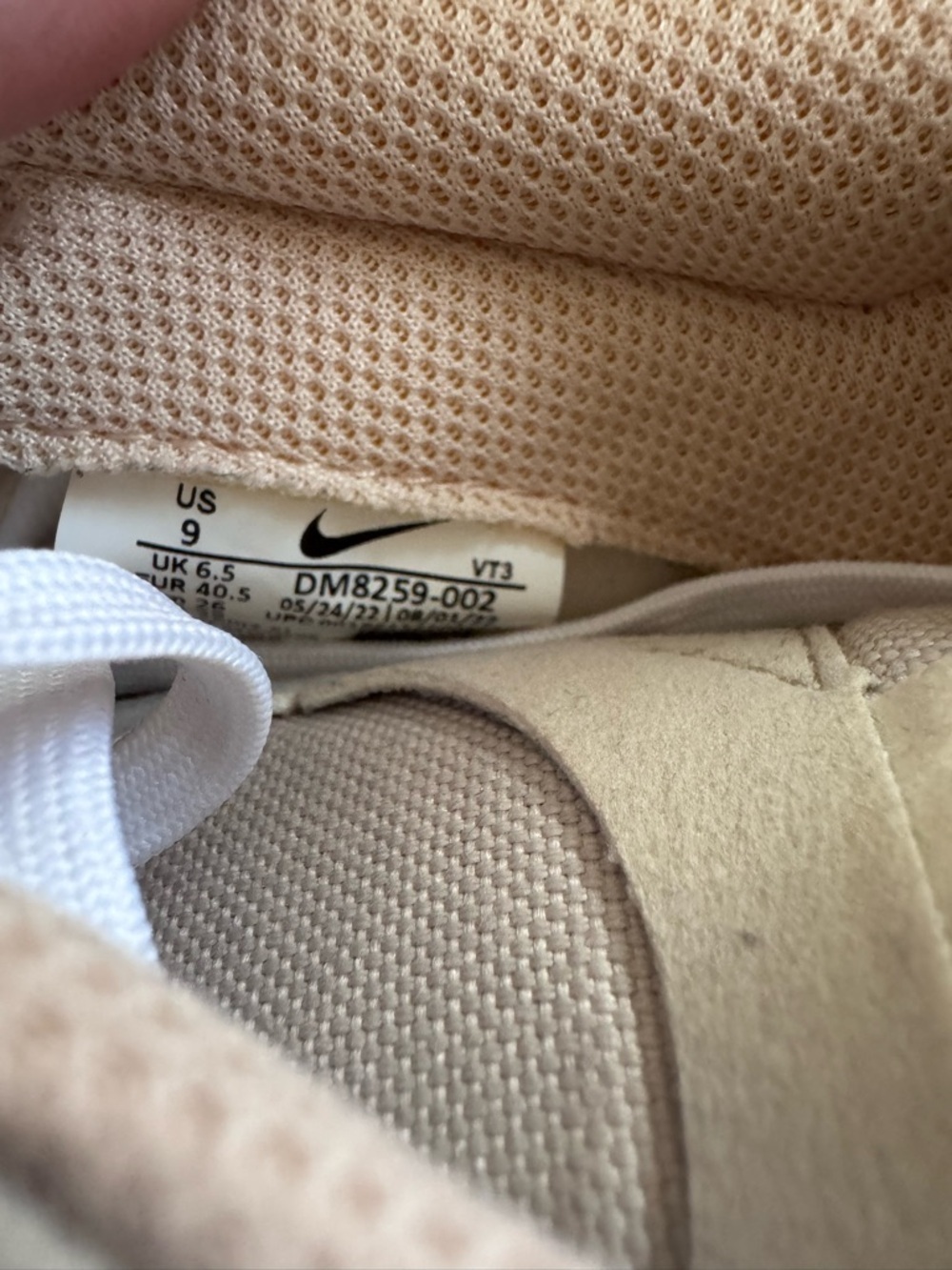 Nike Air Max Pre Day Womens Size 9 Sneaker Light Bone DM8259 002
Q2 - Picture 6 of 6